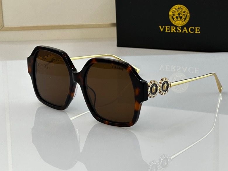Versace Sunglass AAA 123